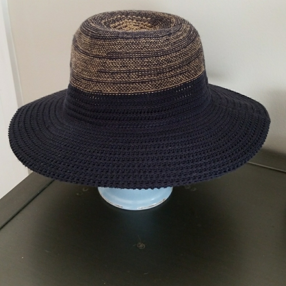 BCBG Hat - Picture 2 of 6
